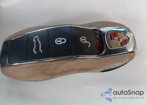 2017 Porsche Cayenne Platinum Edition z USA, uszkodzony, nr VIN WP1AA2A24HKA89034